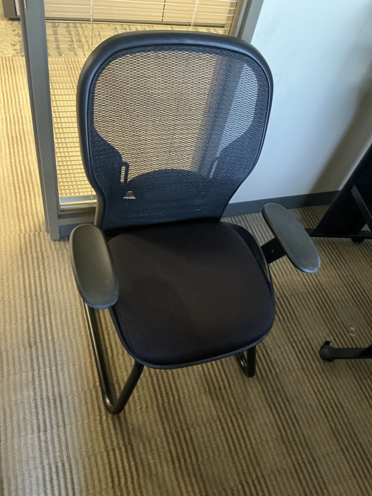 GUEST CHAIR