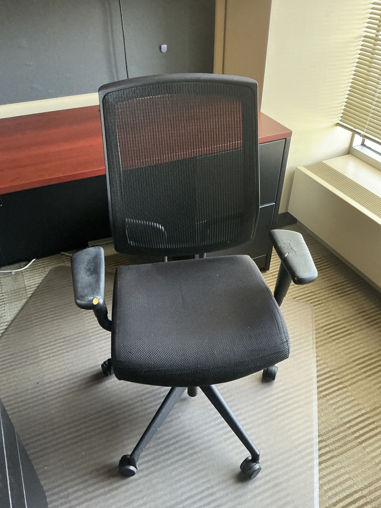 DESK CHAIR