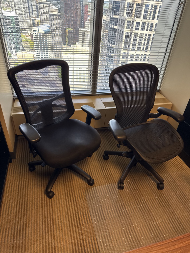 DESK CHAIR