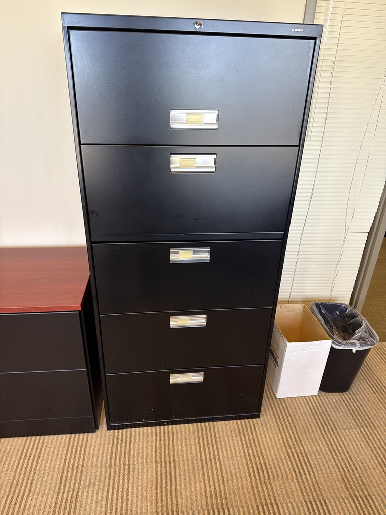30x19x67 FILE CABINET