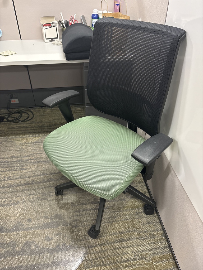 BLACK &amp; GREEN DESK CHAIR