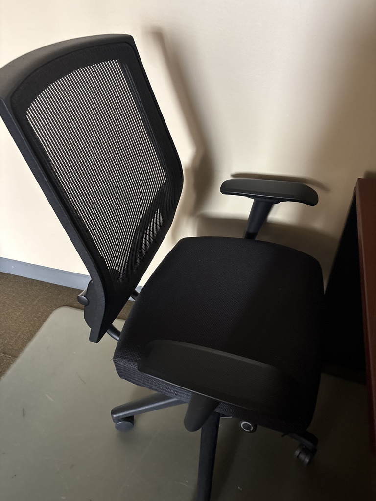 DESK CHAIR
