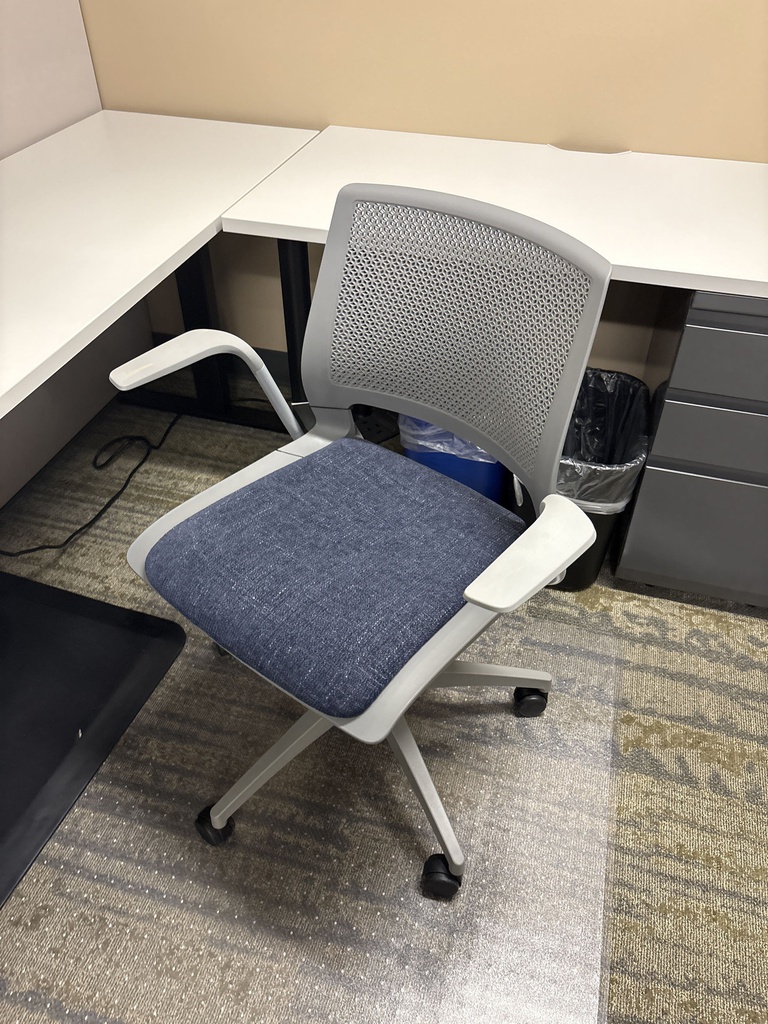 DESK CHAIR