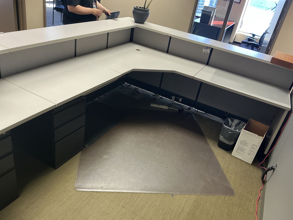 114x90 L SHAPED DESK