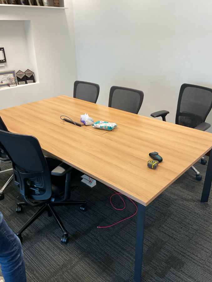 Meeting table  (medium)