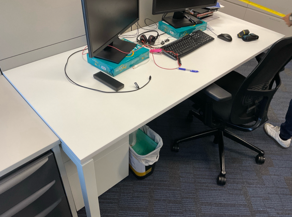 Work desk 5