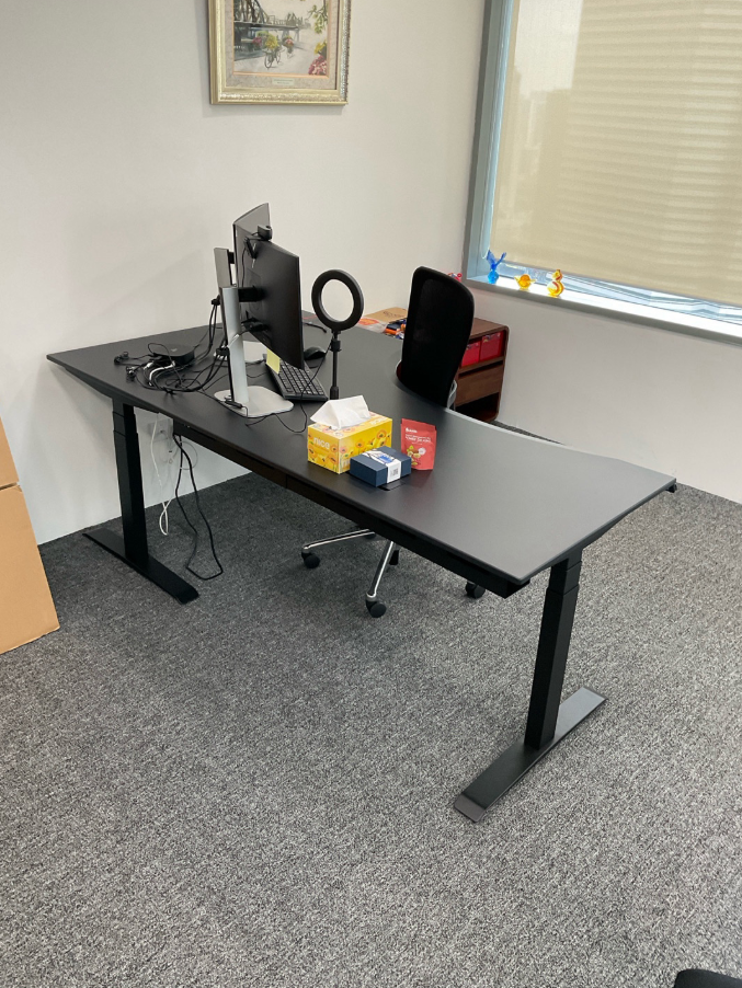 Desk curved
