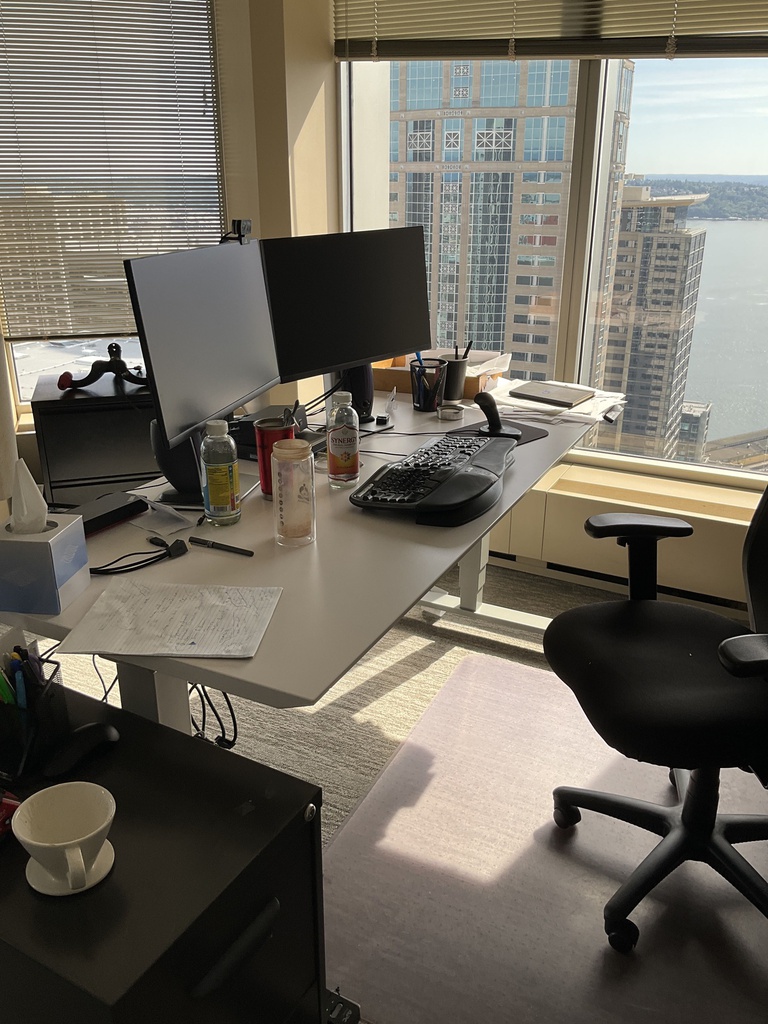 ADJST. DESK 