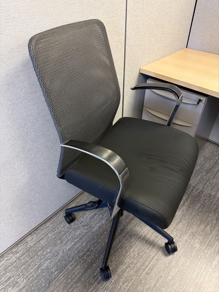 DESK CHAIR