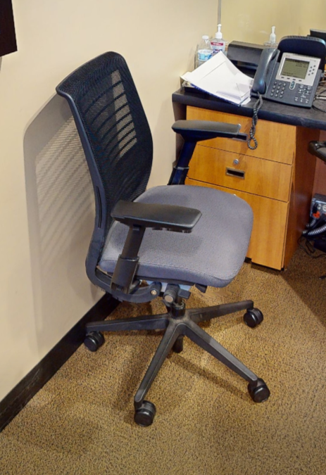 task chair with arms