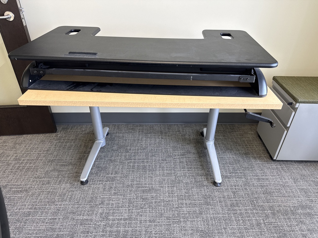 47X29X29 CRANK ADJUSTABLE TABLE