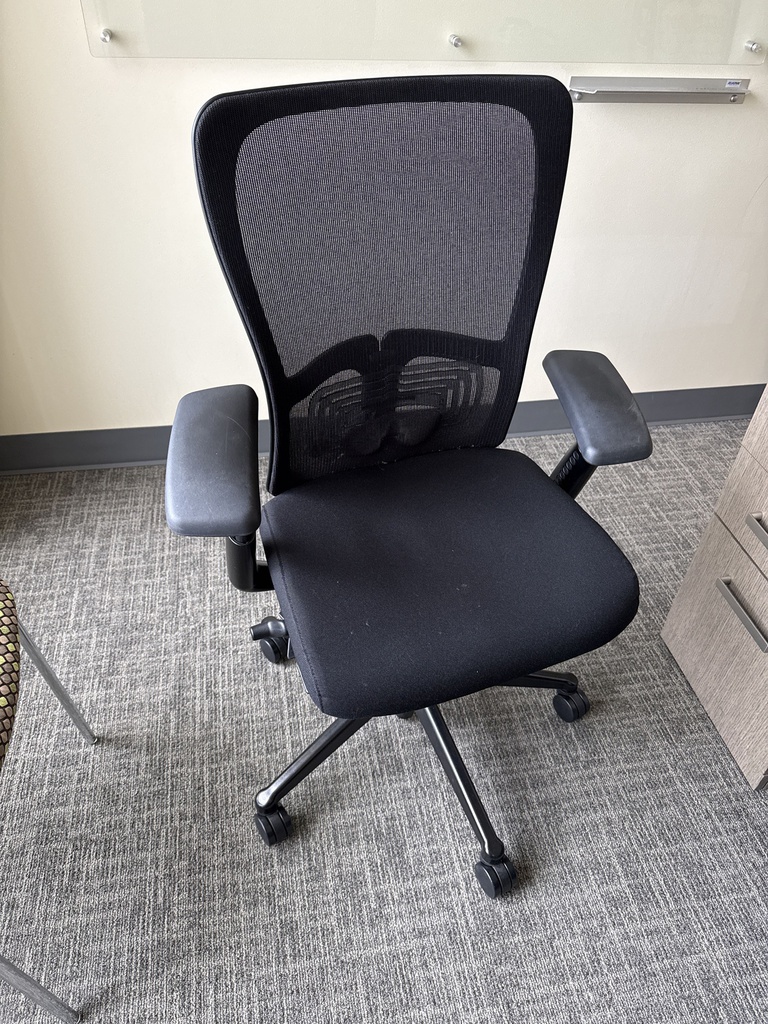 TASK CHAIR