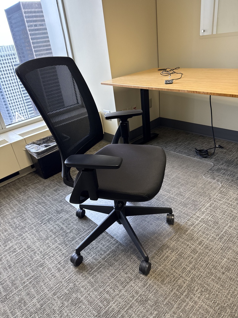TASK CHAIR