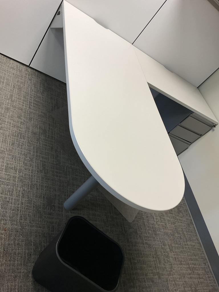 72X30X30 L-SHAPED DESK