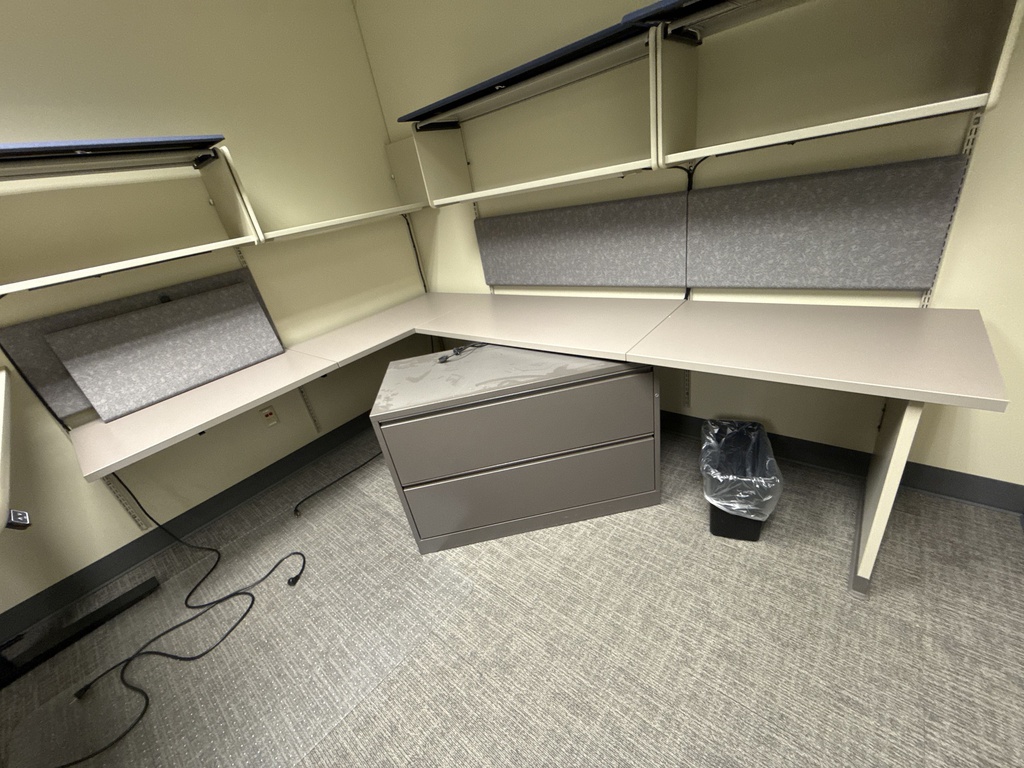 78 X 106 1/2 X 30 WORKSTATION