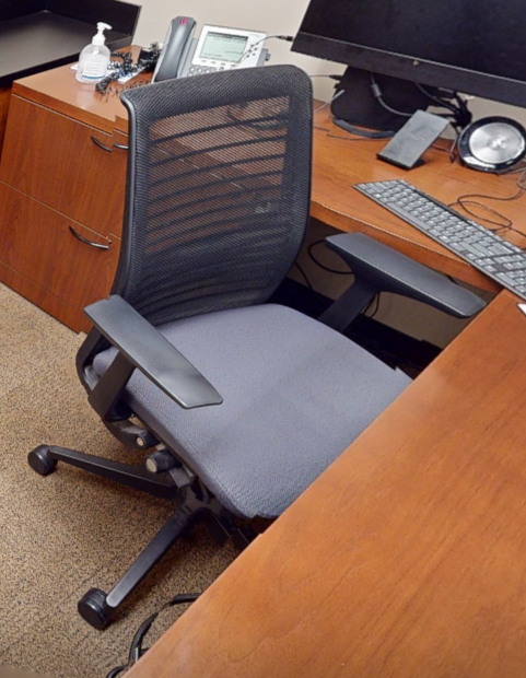 Task chair w/arms