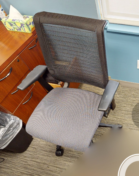 Task chair w/arms