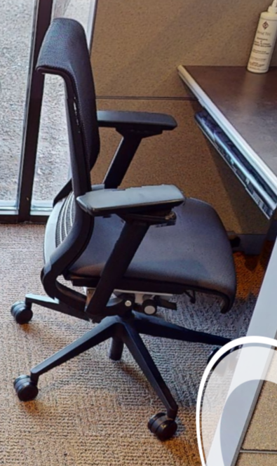 Task chair w/arms