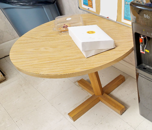 Round meeting table