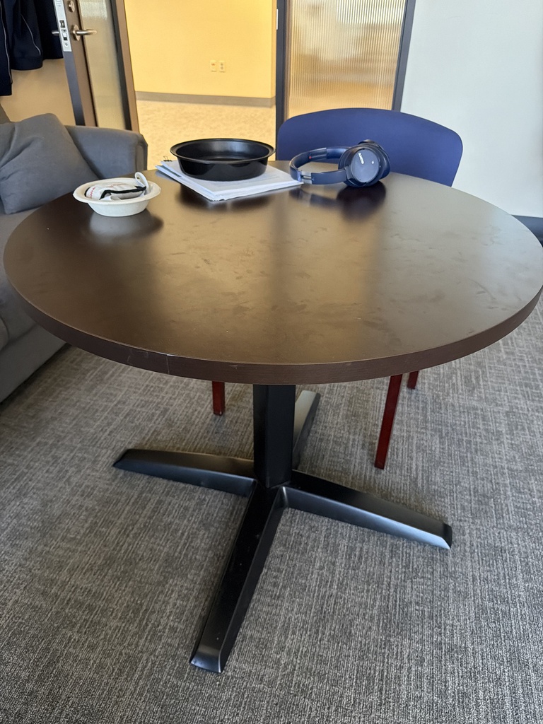 36 x 29 ROUND TABLE
