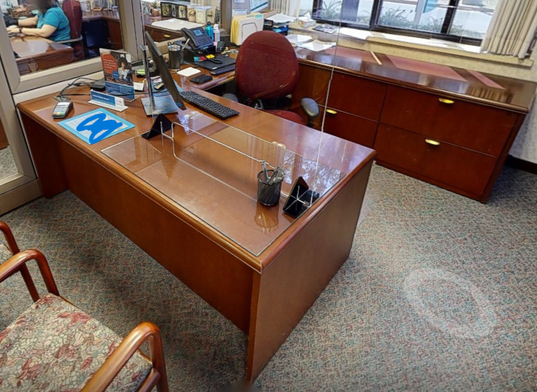 U-shaped desk
