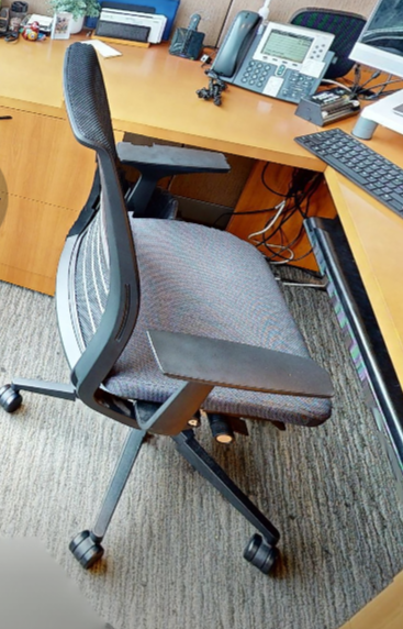 Task chair w/arms
