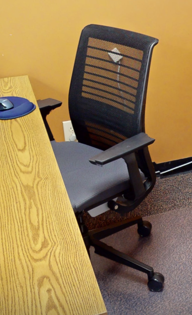 Task chair w/arms