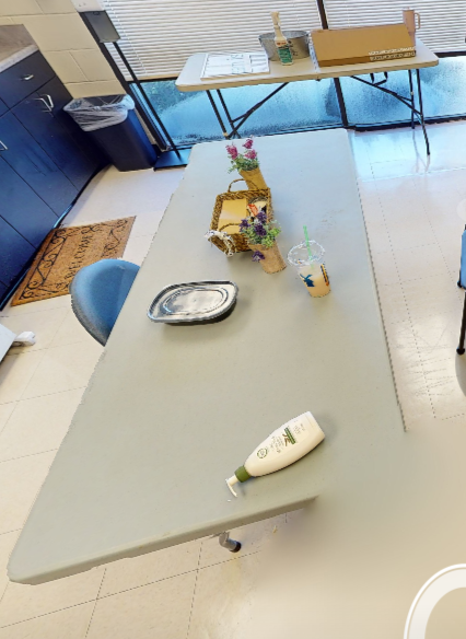 Folding table