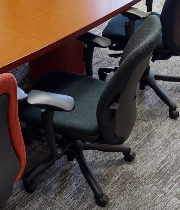 Task chair w/arms