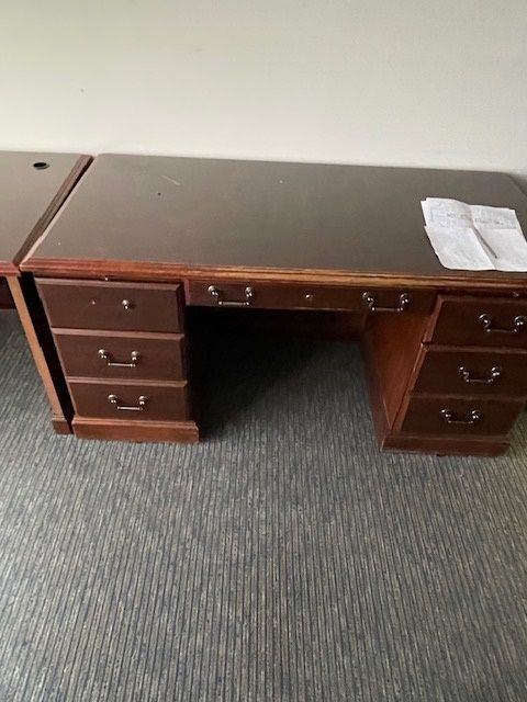 Traditional Wood Desk - 2Ped/Drawer 5'