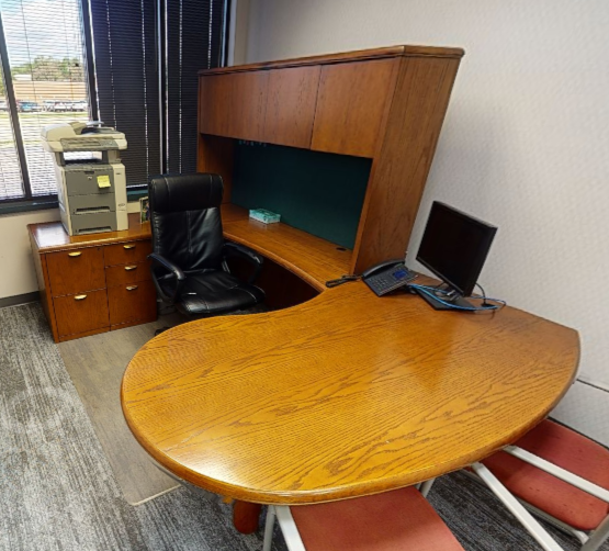 U-shaped desk w/overhead