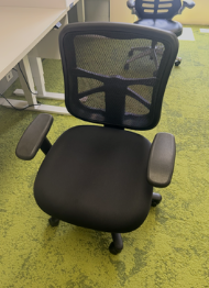 UPHOLSTERED TASK CHAIR