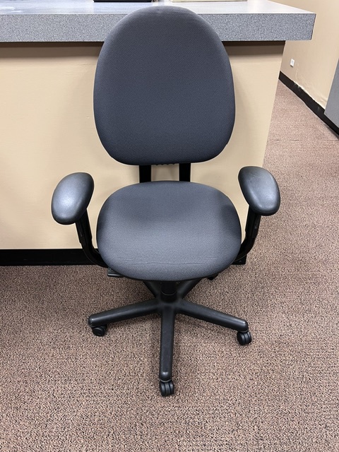 Grey Cloth Task Chair with arms