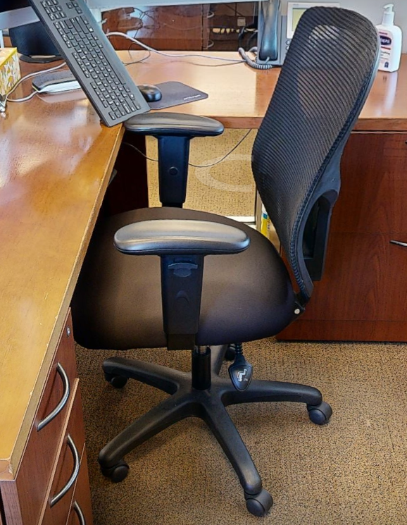 Task chair w/arms