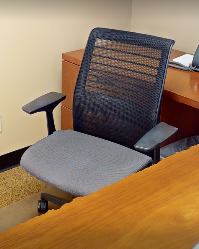 Task chair with arms