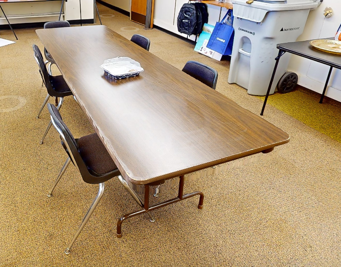 Rectangle folding table