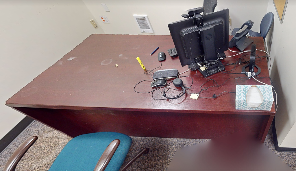 Desk no peds