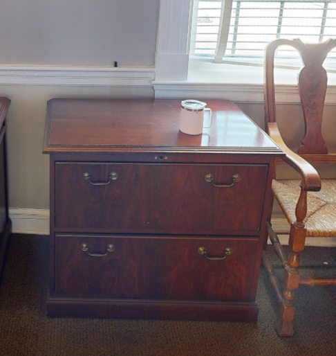 2D lateral credenza