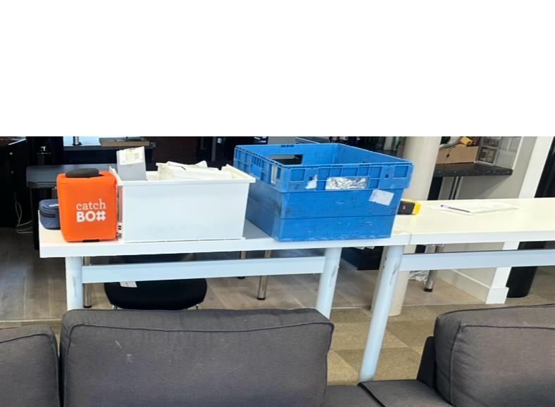 High desk White
