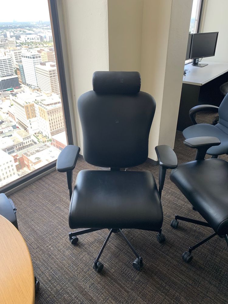 Black Task Chair w/headrest