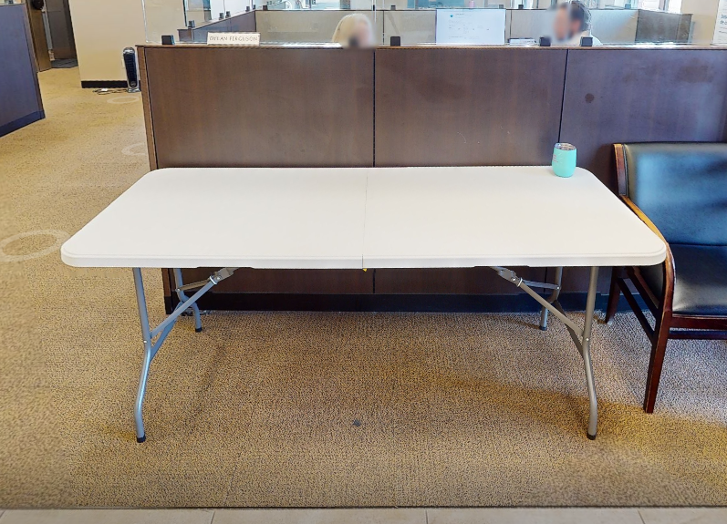 Folding table