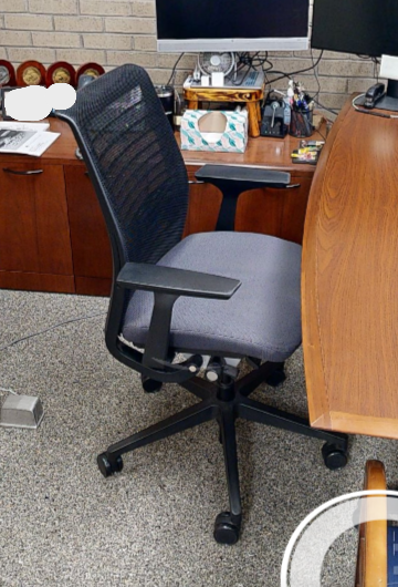 Task chair with arms