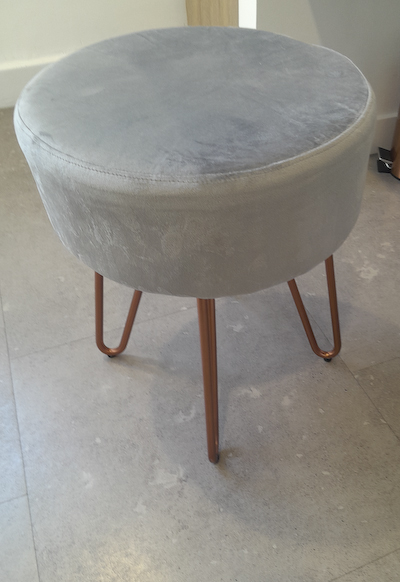 Round bathroom vanity stool