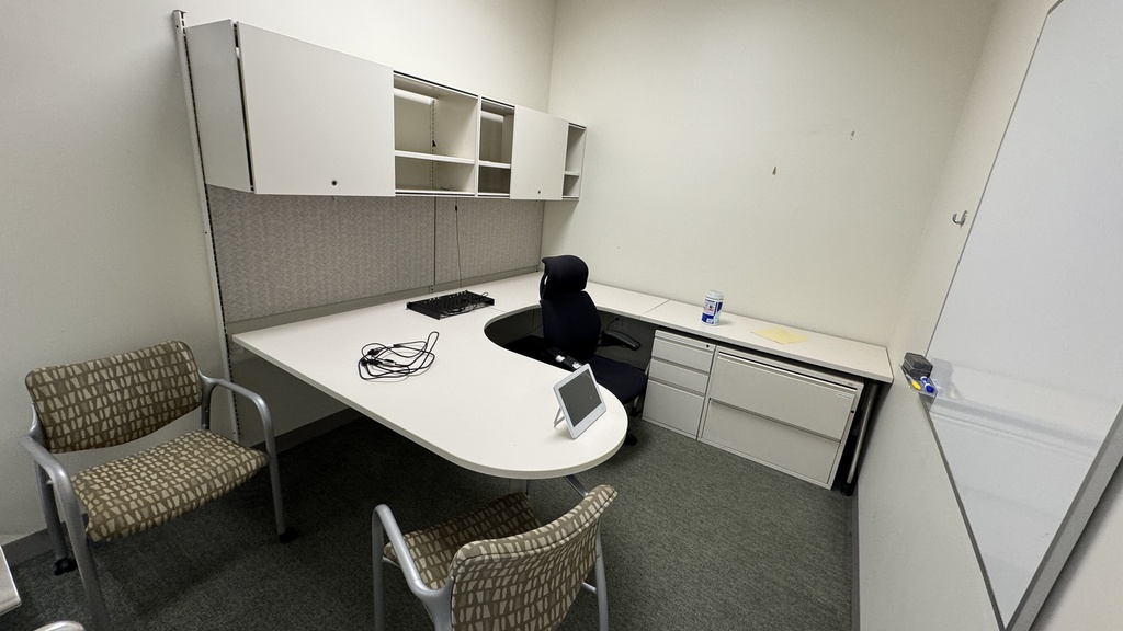 U-desk configuration