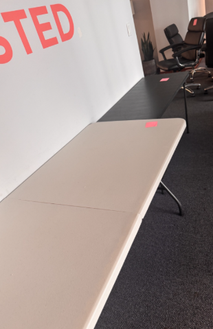 Folding table