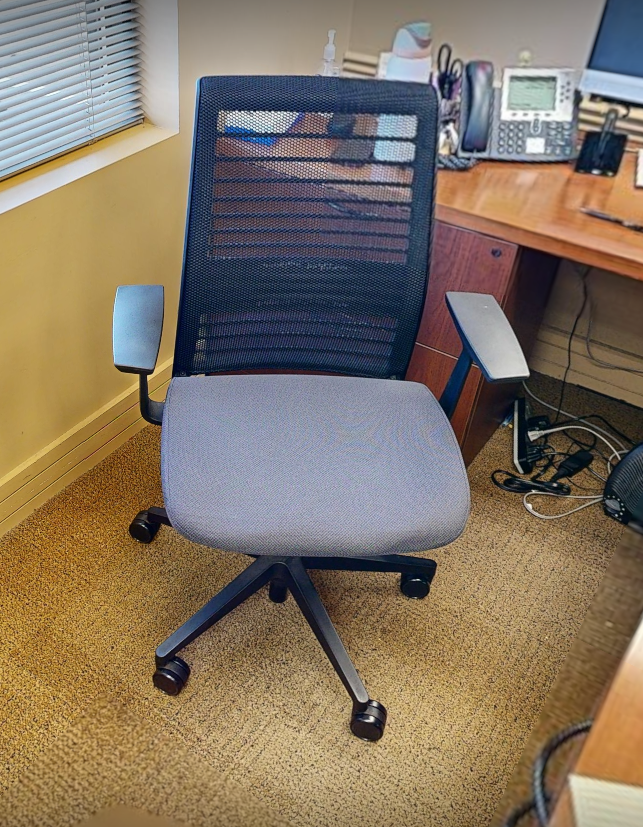 Task chair, with arms