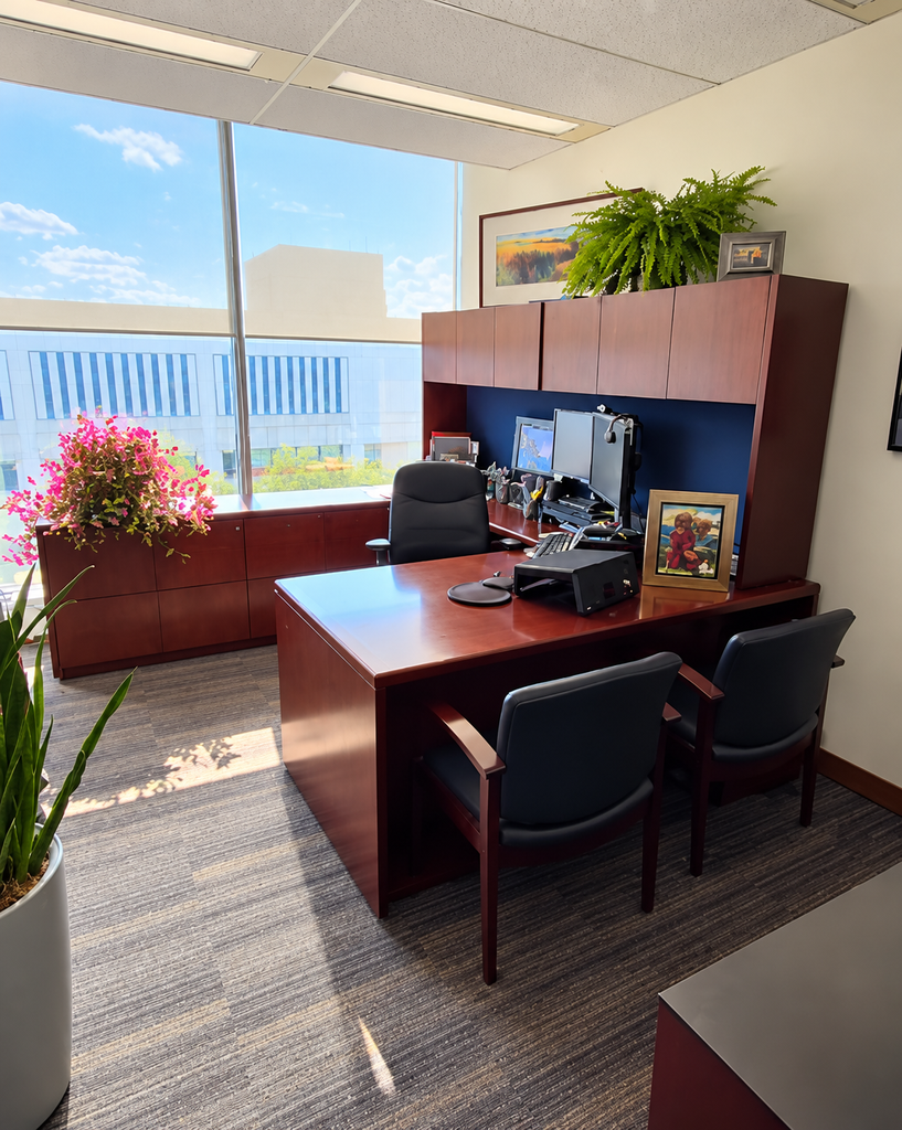 U Shape Desk with Hutch