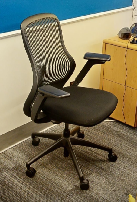 Task chair w/arms