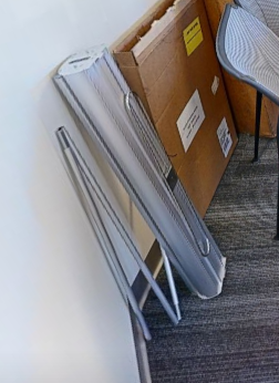 Roll-up projector screen