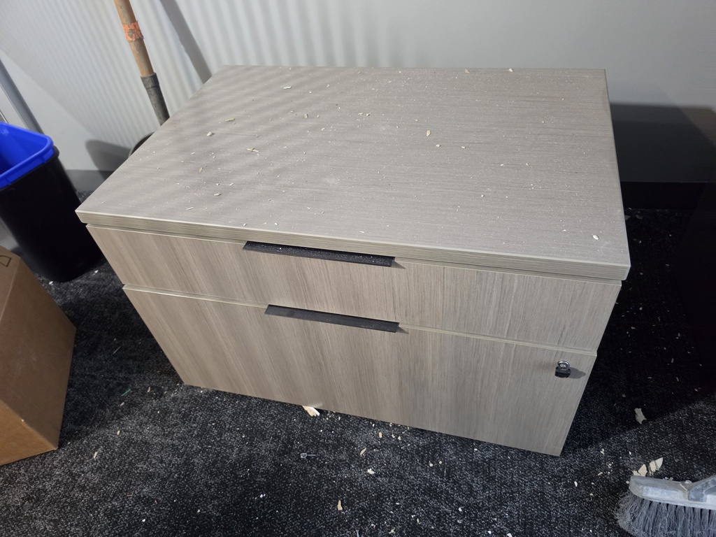 36 x 24 x 22.5 Credenza Lateral
